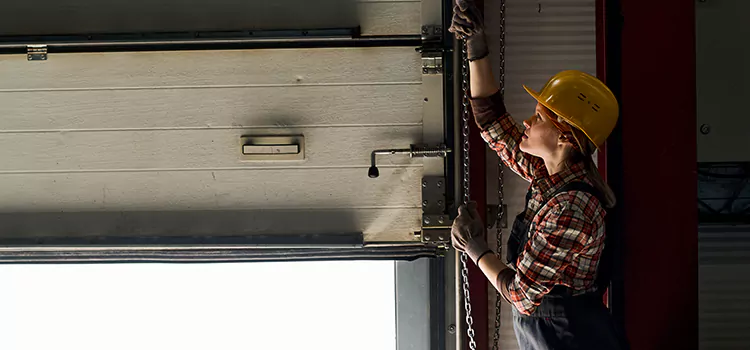 Addressing Common Garage Door Stoppage Issues in Brossard, QC